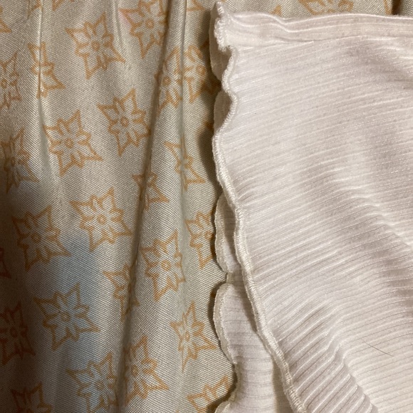 Cream top - Picture 3 of 4